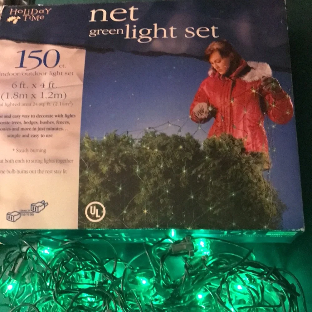 Christmas Net Lights 150 count Green 4ft x 6ft Rectangle for light up decoration